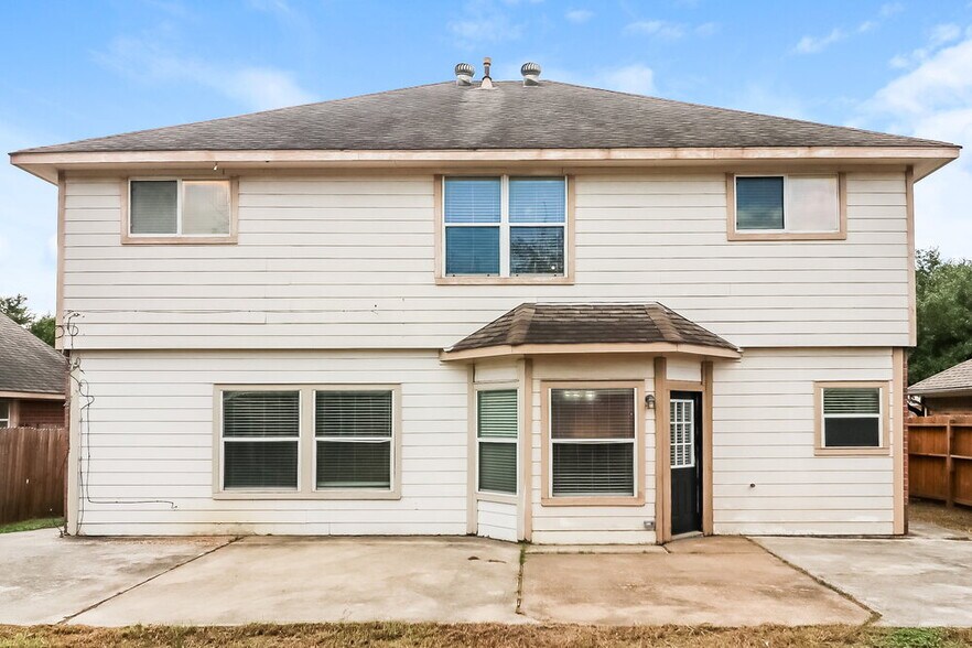 Building Photo - 12230 Heritage Grove Dr