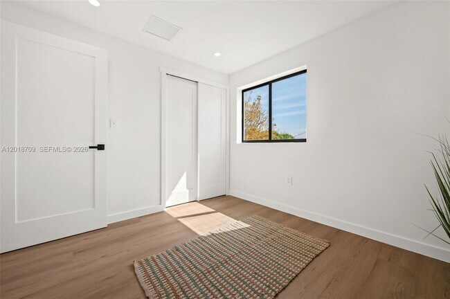 Building Photo - 728 NW 55th Terrace