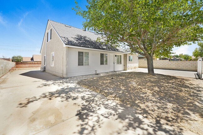 Building Photo - Lancaster 1 bedroom