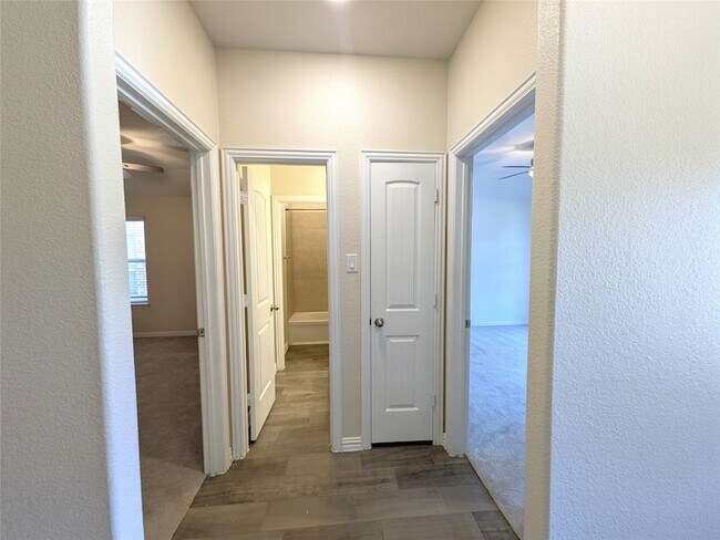 Building Photo - 9324 Bronze Meadow Dr