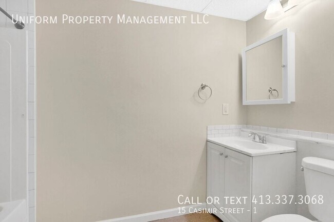 Building Photo - 15 Casimir St