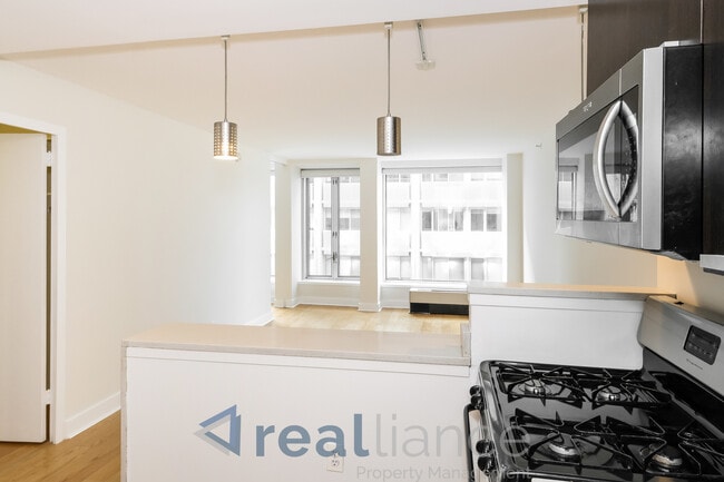 Building Photo - 1101 3rd St SW