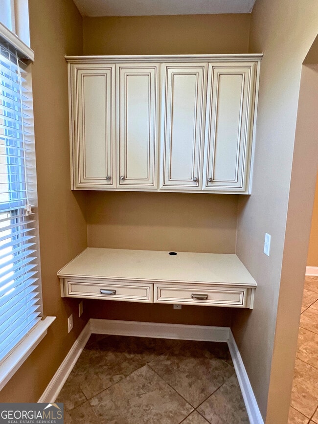 Building Photo - 129 Oarsman Crossing