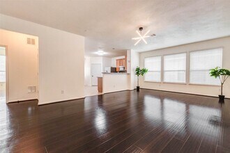 Building Photo - 7434 Jacobs Well Dr