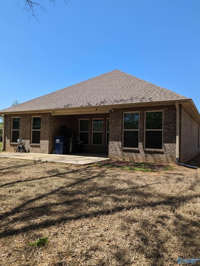 Building Photo - 152 Summer Pointe Ln