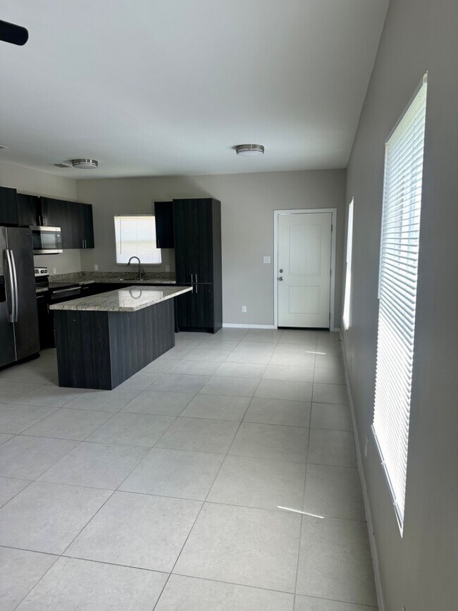 Building Photo - 3008 Sabercat Ave
