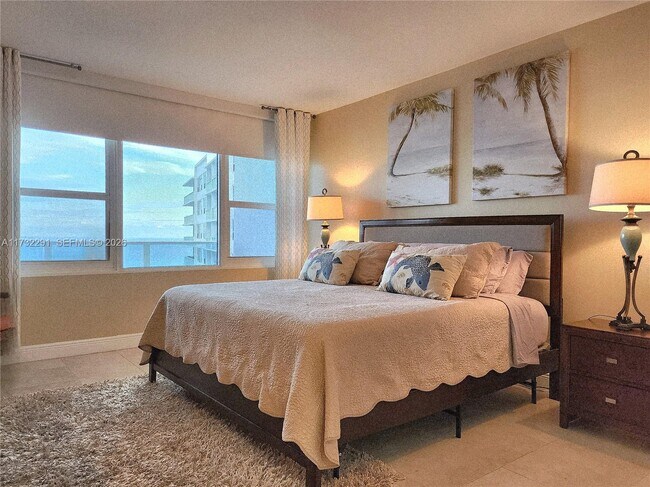 Building Photo - 3505 S Ocean Dr