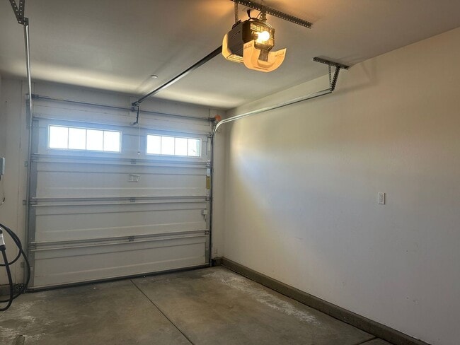 Building Photo - Seven Oaks Highgate Gated Community - READ...