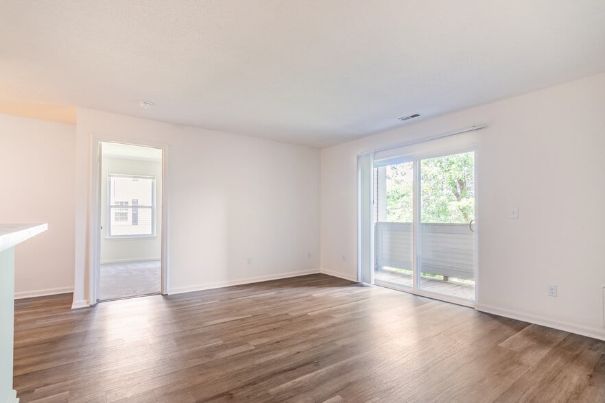 Building Photo - Lakewood Apartments