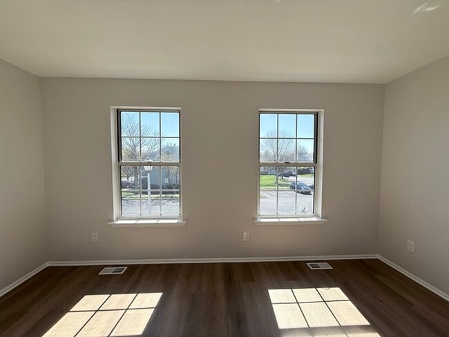 Building Photo - 171 Scobee Ln