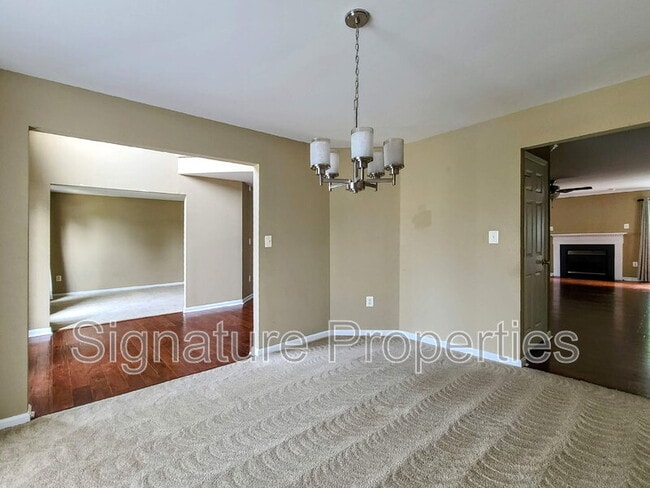 Building Photo - 4002 Mossy Bank Ln