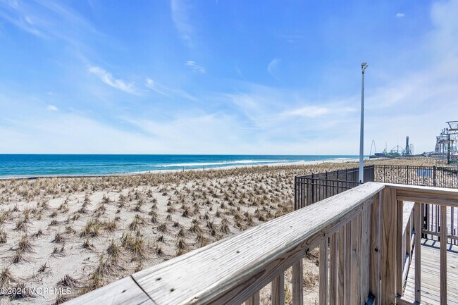 Building Photo - 1515 Ocean Terrace