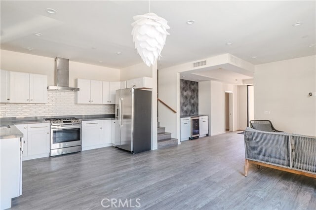 Building Photo - 14754 Gilmore St