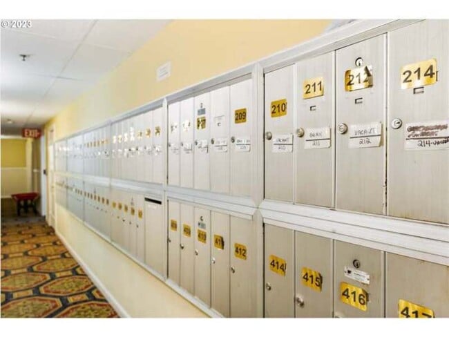 Building Photo - 20 NW 16th Ave