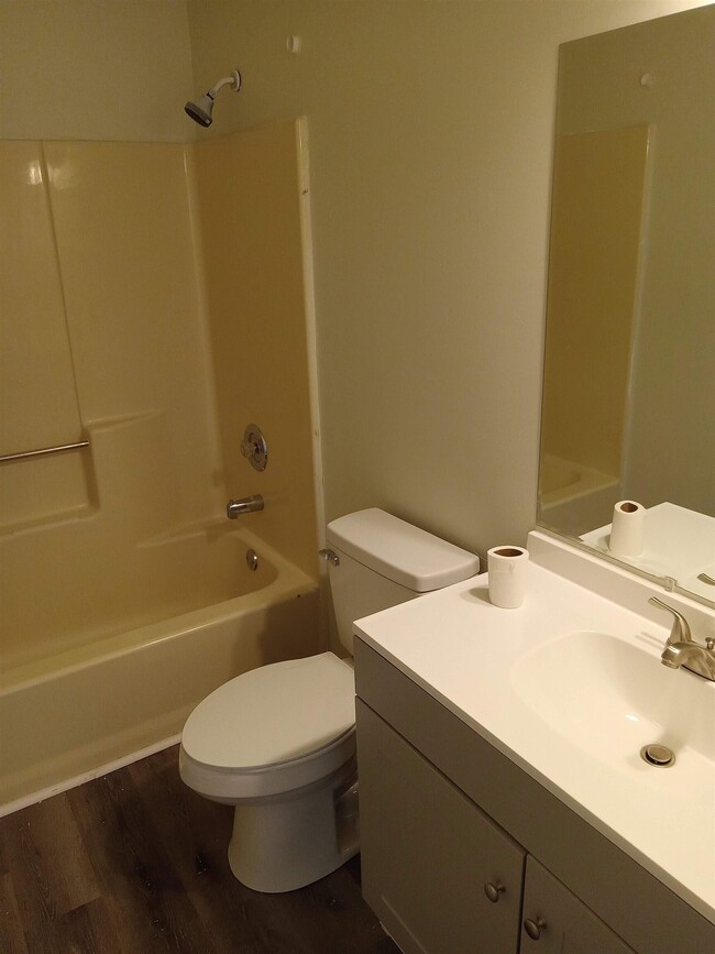 Building Photo - 5643 Rock Rd