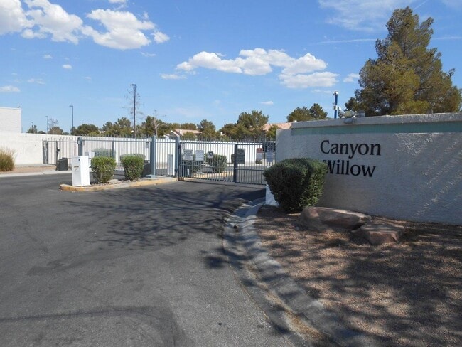 Building Photo - Spacious 2 Bedroom Condo in Gated Community near Eastern/Tropicana