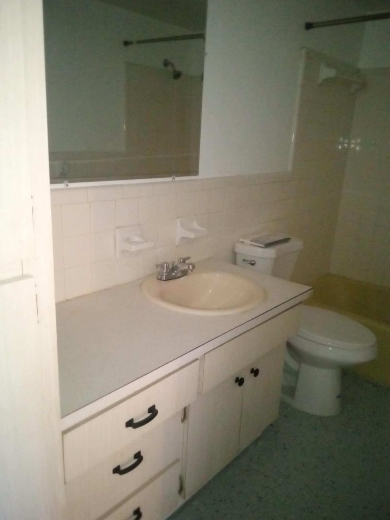 Building Photo - 521 Magnolia Ave