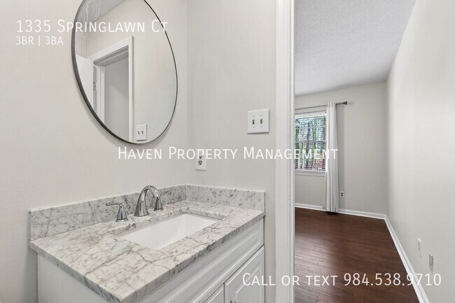 Building Photo - 1335 Springlawn Ct