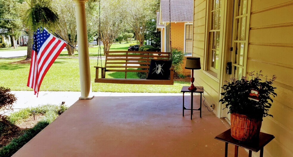 Building Photo - 3202 Le Bron Rd