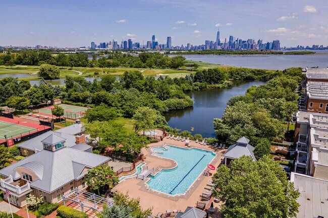 Building Photo - 100 Shearwater Ct E