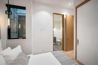 Building Photo - 124 15th Pl