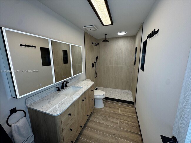 Building Photo - 20940 Bay Ct