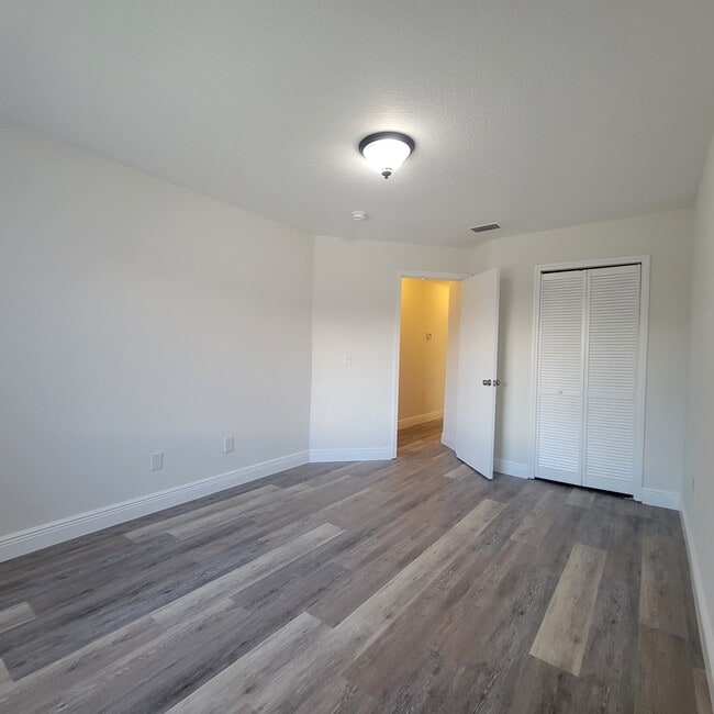 Building Photo - 739 Orchid Dr