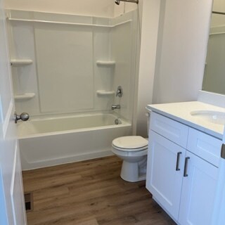 Building Photo - 238 Paramount Ave