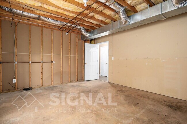 Building Photo - 1719 Annendale Dr