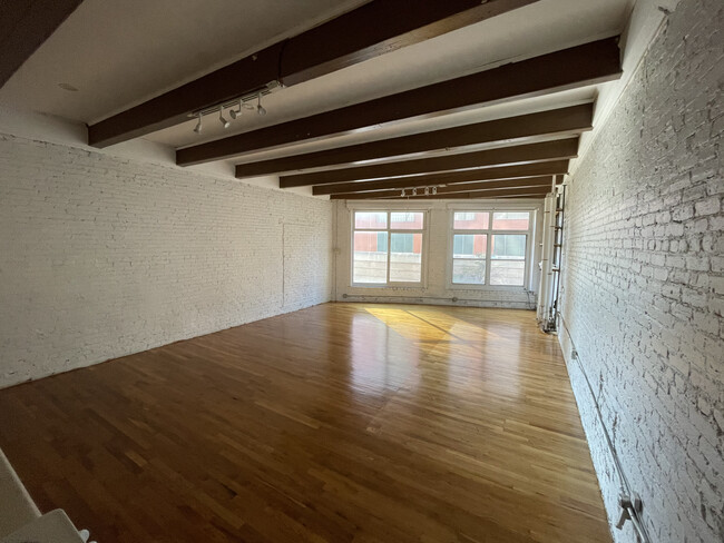 Building Photo - 86 Bedford St