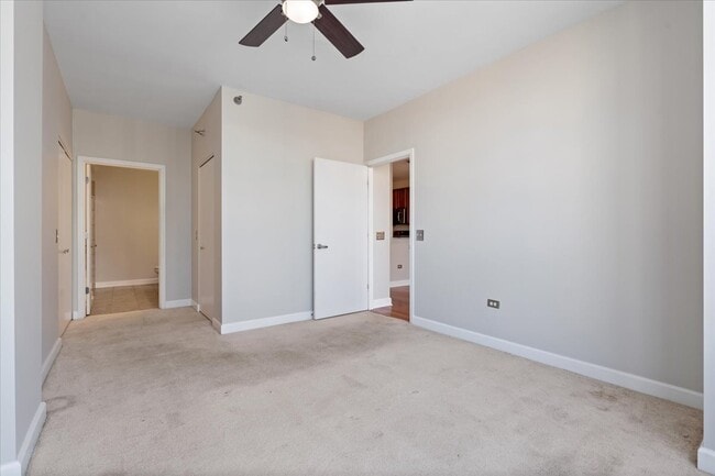 Building Photo - 1600 S Prairie Ave