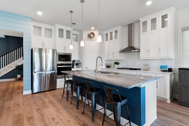 Building Photo - 7309 Sunset Blvd