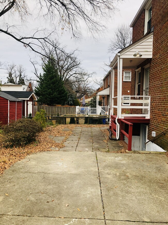 Basement walkout, main floor backdoor, Large driveway - 4806 Cherokee St