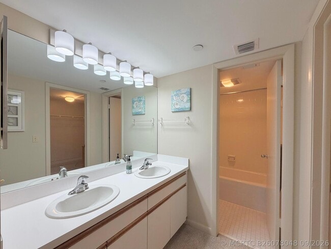 Building Photo - 337 Oak Harbour Dr
