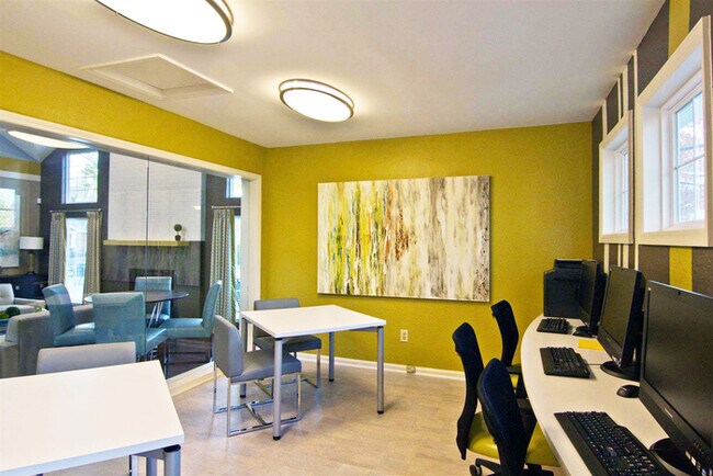 Building Photo - 9408 Willow Ridge Rd