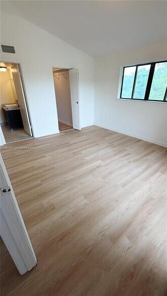 Building Photo - 2445 SW 18th Ter