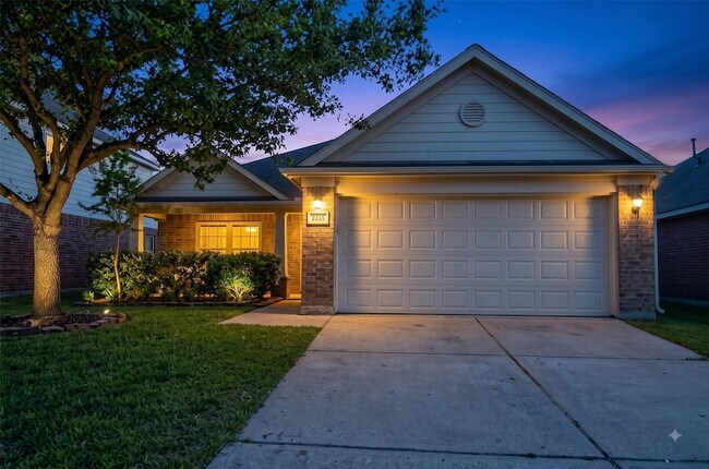 Building Photo - 21922 Golden Cedar Dr