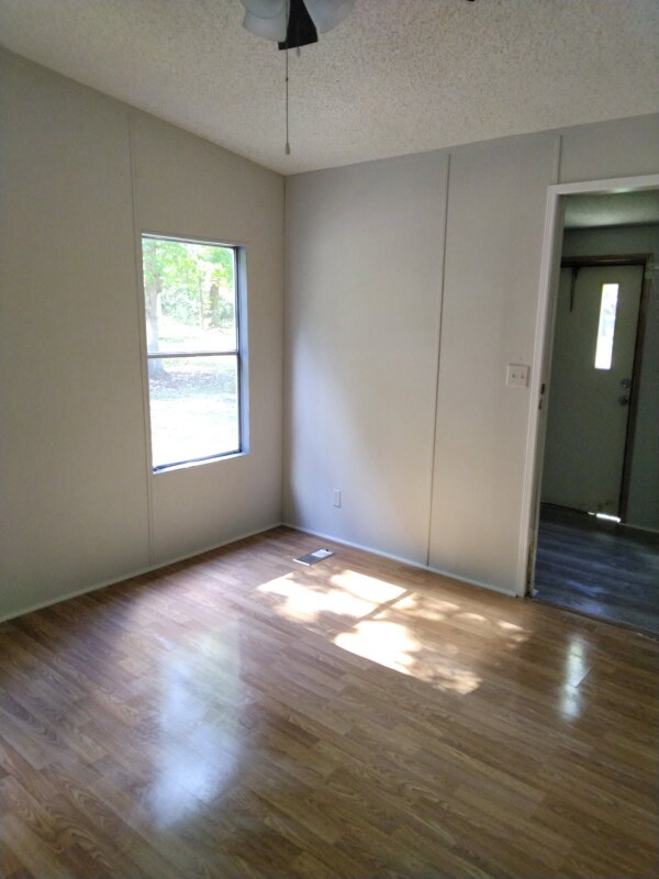 Building Photo - 15509 Parret Ln