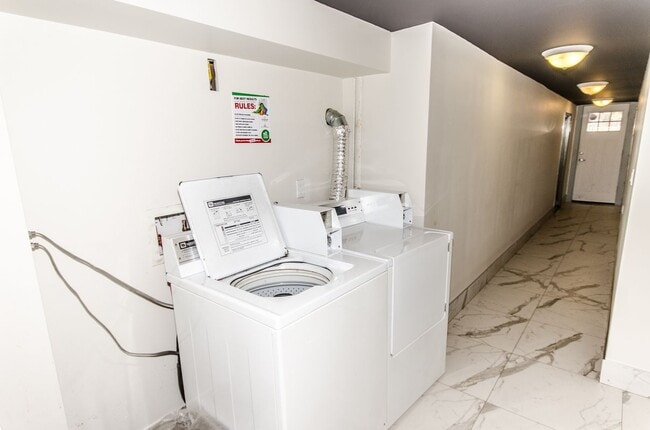 Building Photo - 227 Wyckoff Ave