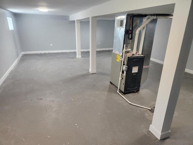 Building Photo - 4147 Prairie Ave