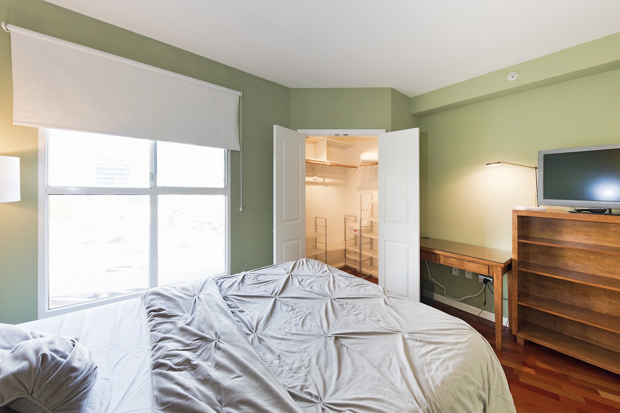 Building Photo - 140 S Van Ness Ave