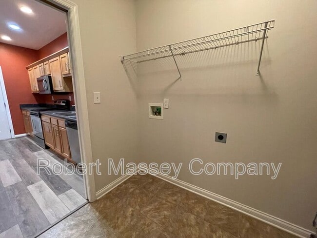 Building Photo - 346 S Dorsey Ln