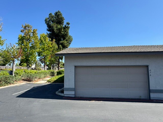 Building Photo - 670 Kumquat Way