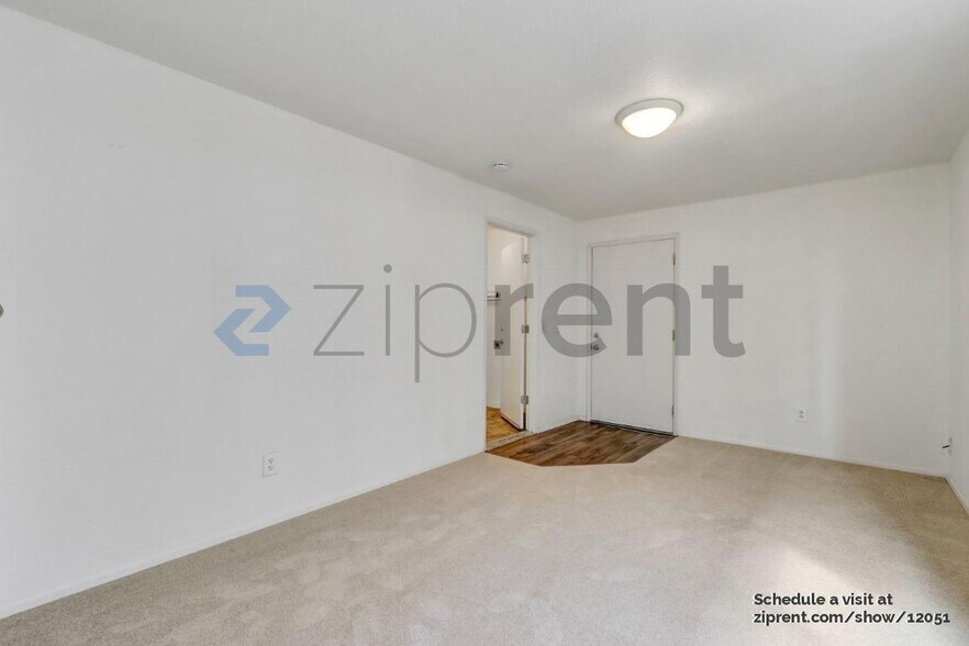 Building Photo - Unit