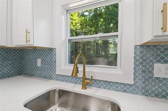 Building Photo - 2909 Diana Dr SW