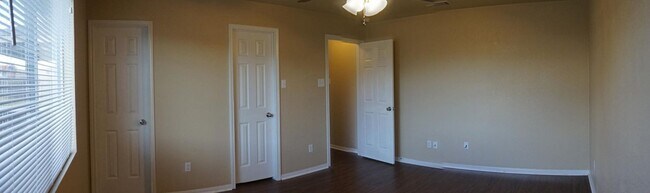 Building Photo - 2603 John Porter Dr