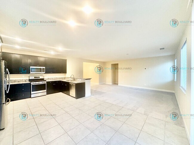 Building Photo - 2098 Bishop Pine St