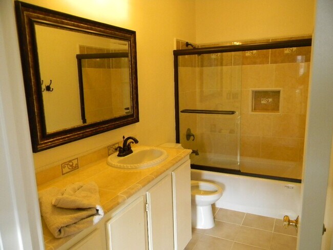Building Photo - 11166 Pondfield Ct