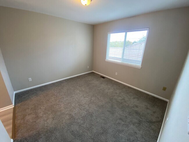 Building Photo - Spacious Home in Horizon Estates