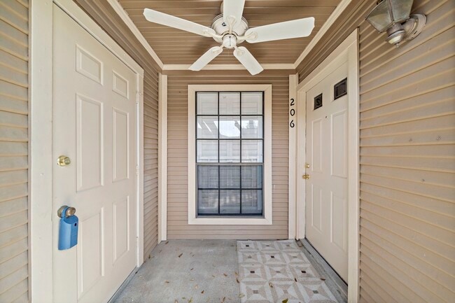 Building Photo - 1311 Antoine Dr